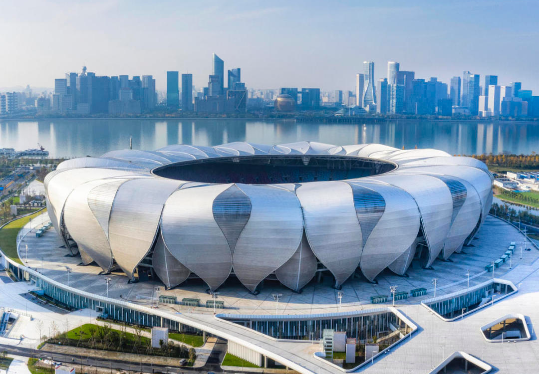 Эскорт зеленый азиатский